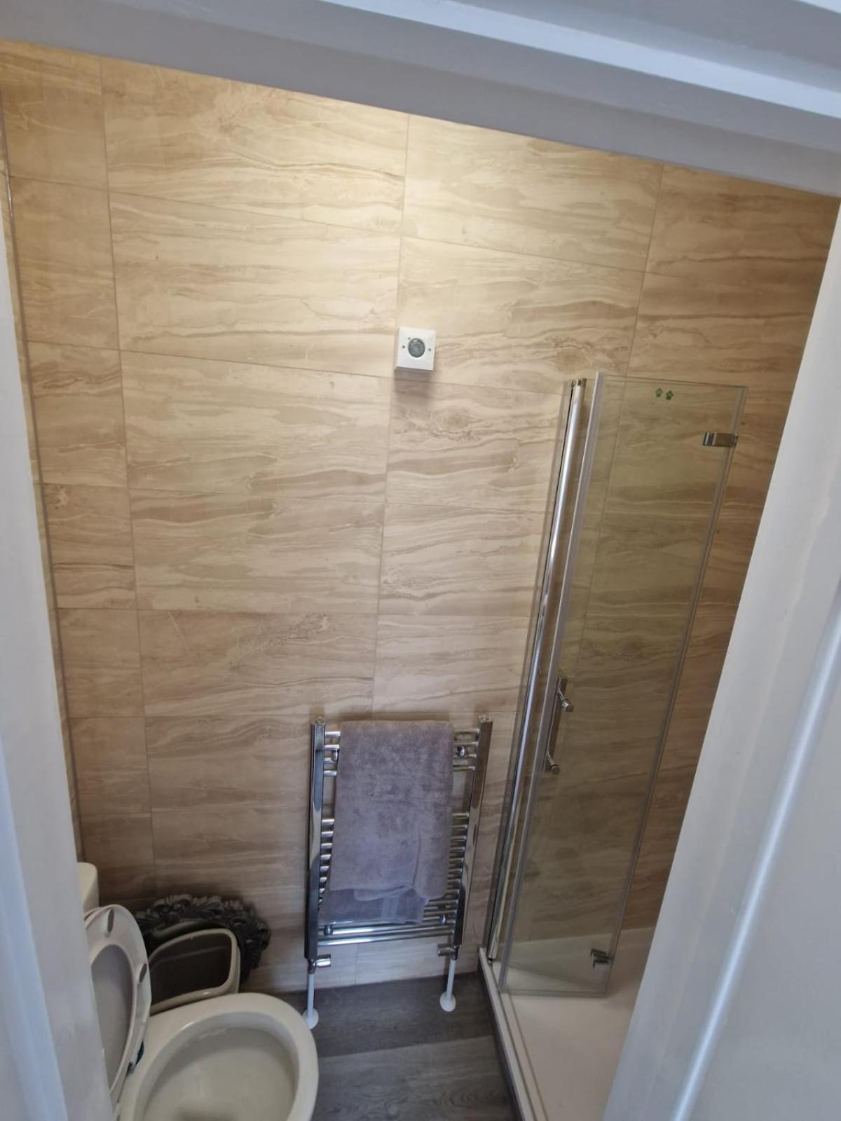 Brand New Flat With Private Bathroom *